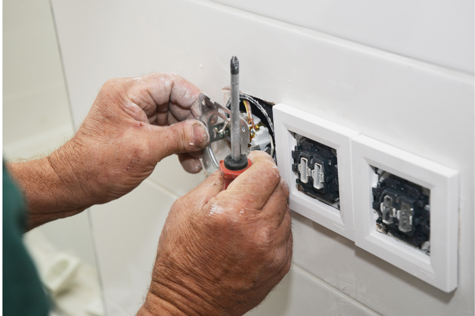 how to repair electrical outlets